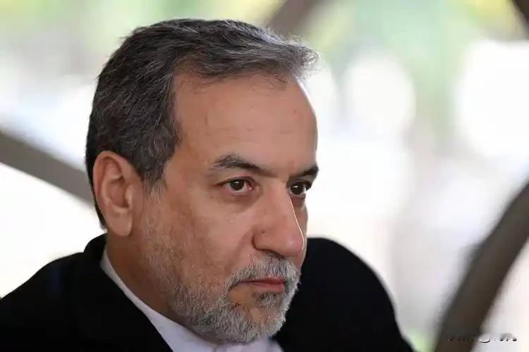 伊朗消息！
4月19日，据半岛电视台的消息称，一位知情人透露，由于伊朗外长阿拉格