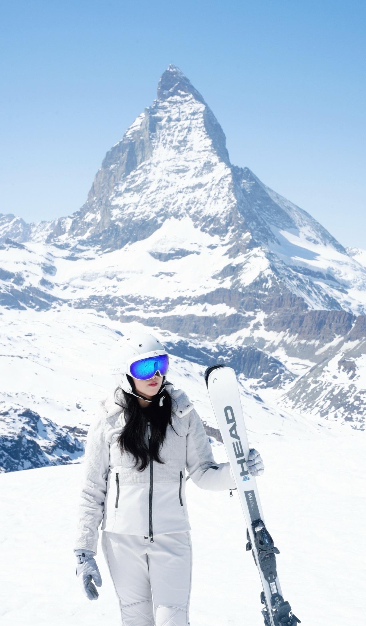 今年的生日大礼
我花了28天时间
送给自己一场横跨四国的滑雪旅行
法国🇫🇷瑞
