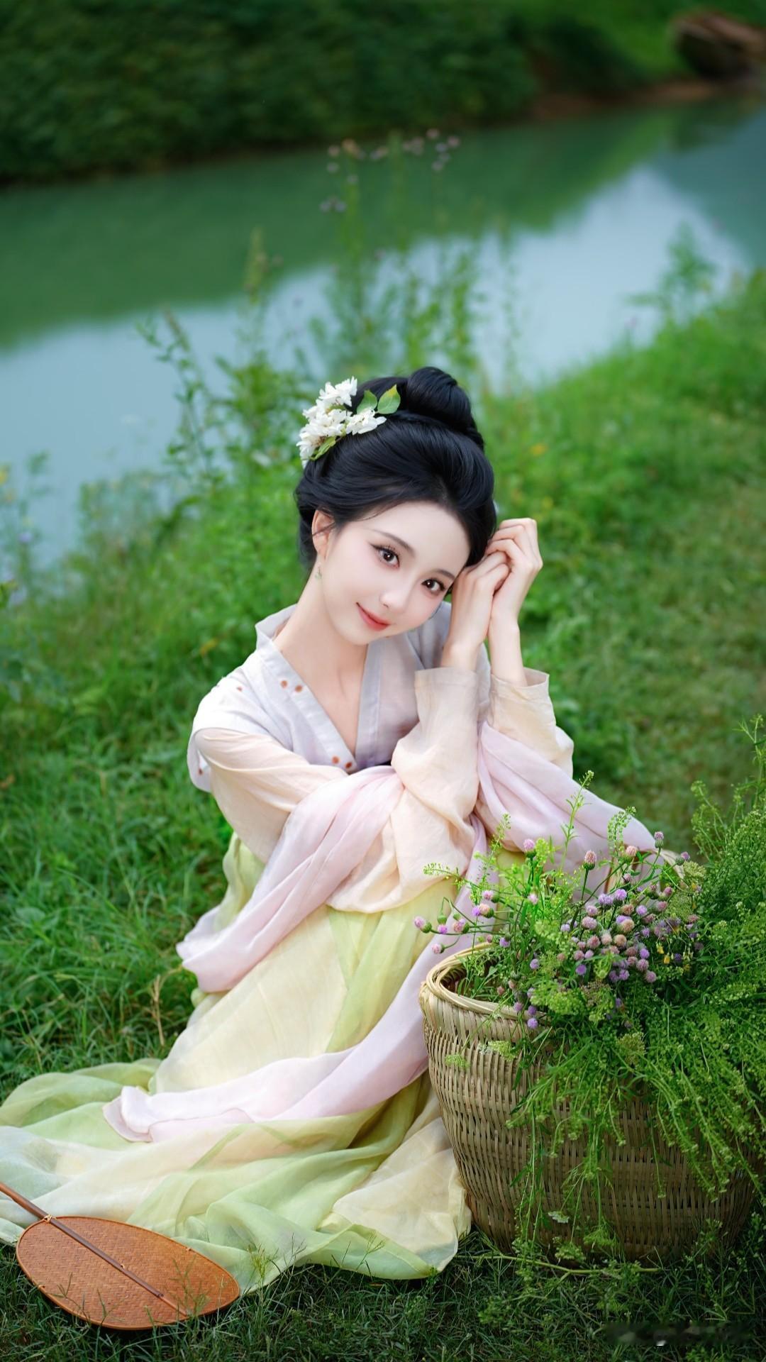 “古风少女，山间静坐，梦回千年”🌸💃🏻