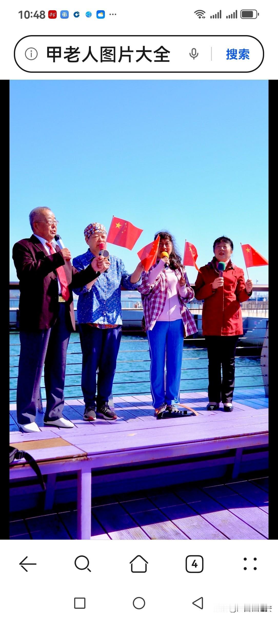 上联：寒风欺老树，
下联：花甲不惧老。