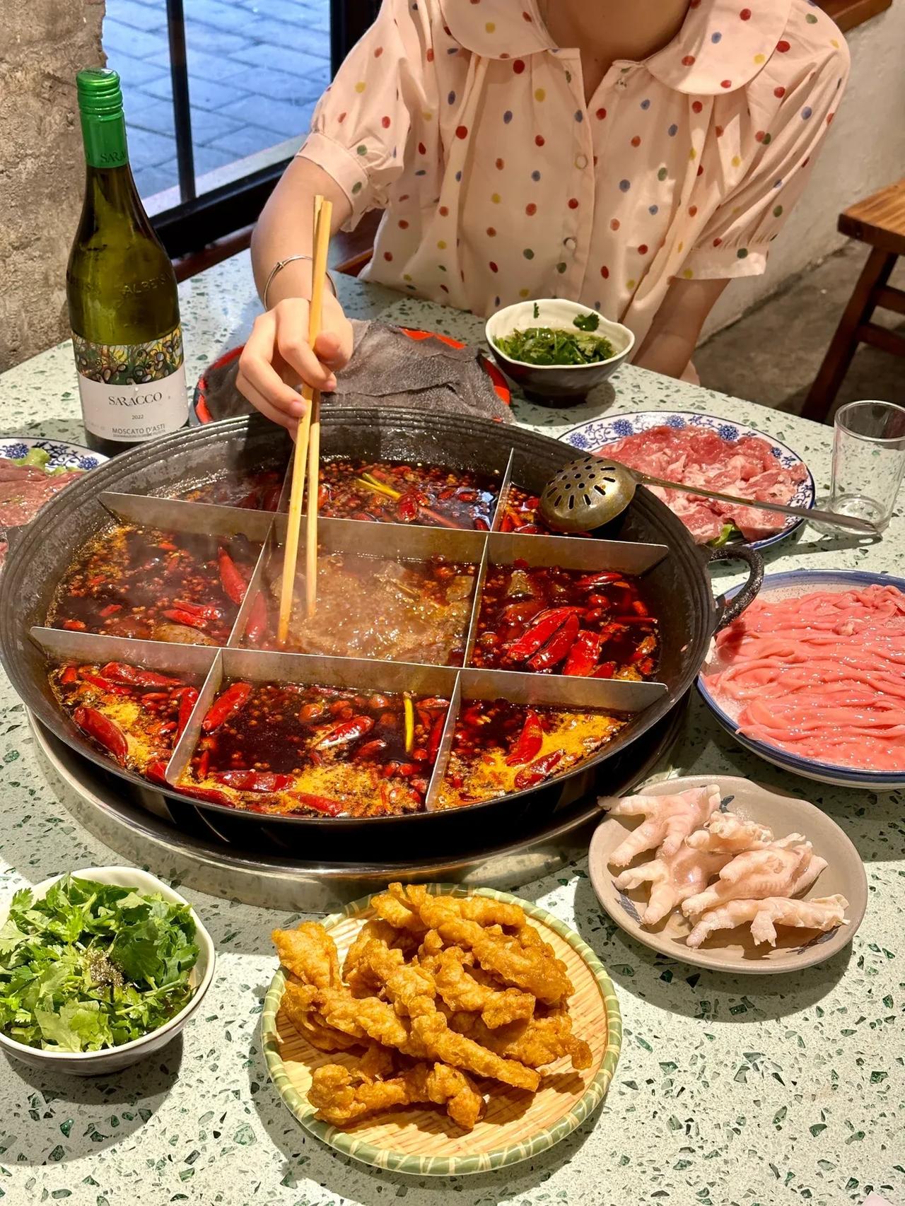 重庆火锅！我终于做了一直想做又不敢做的事


第一次自带酒水去火锅哈哈哈哈～！
