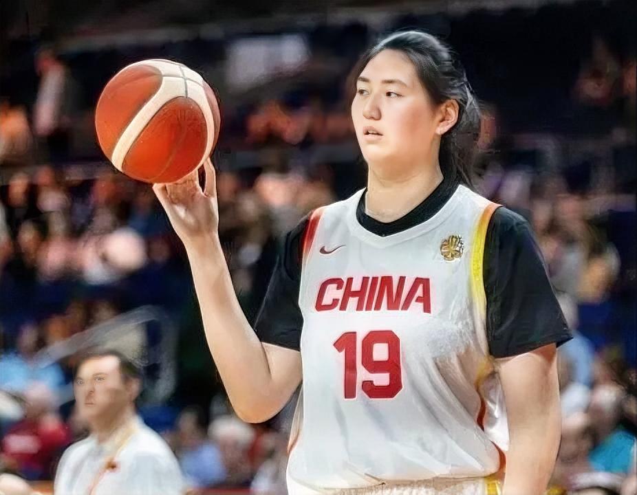 谁是本届世界杯中国女篮的失误之王？

1、张子宇：16次，场均3.2次
2、韩旭