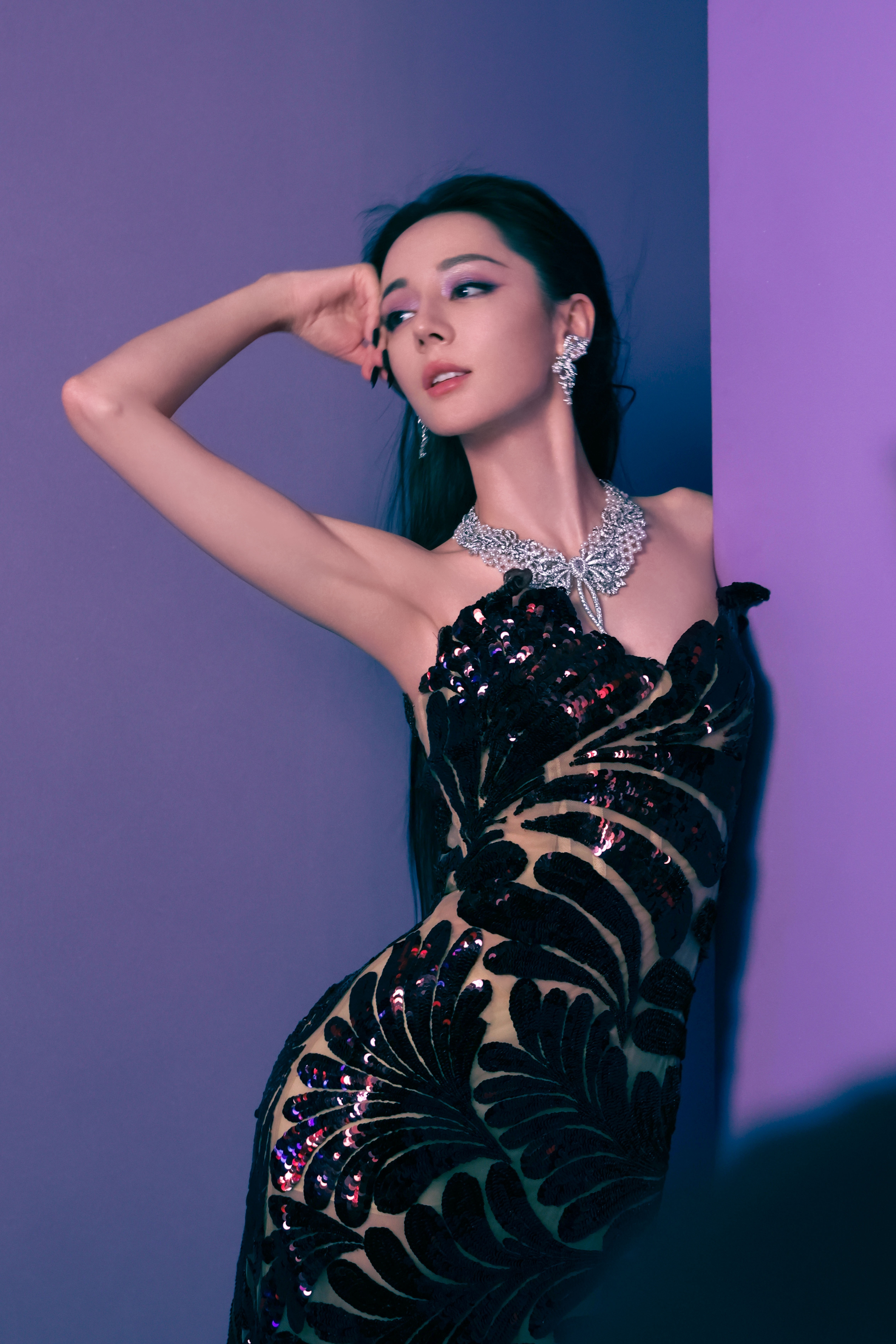 不做玛卡巴卡，你看她的肱二头肌 