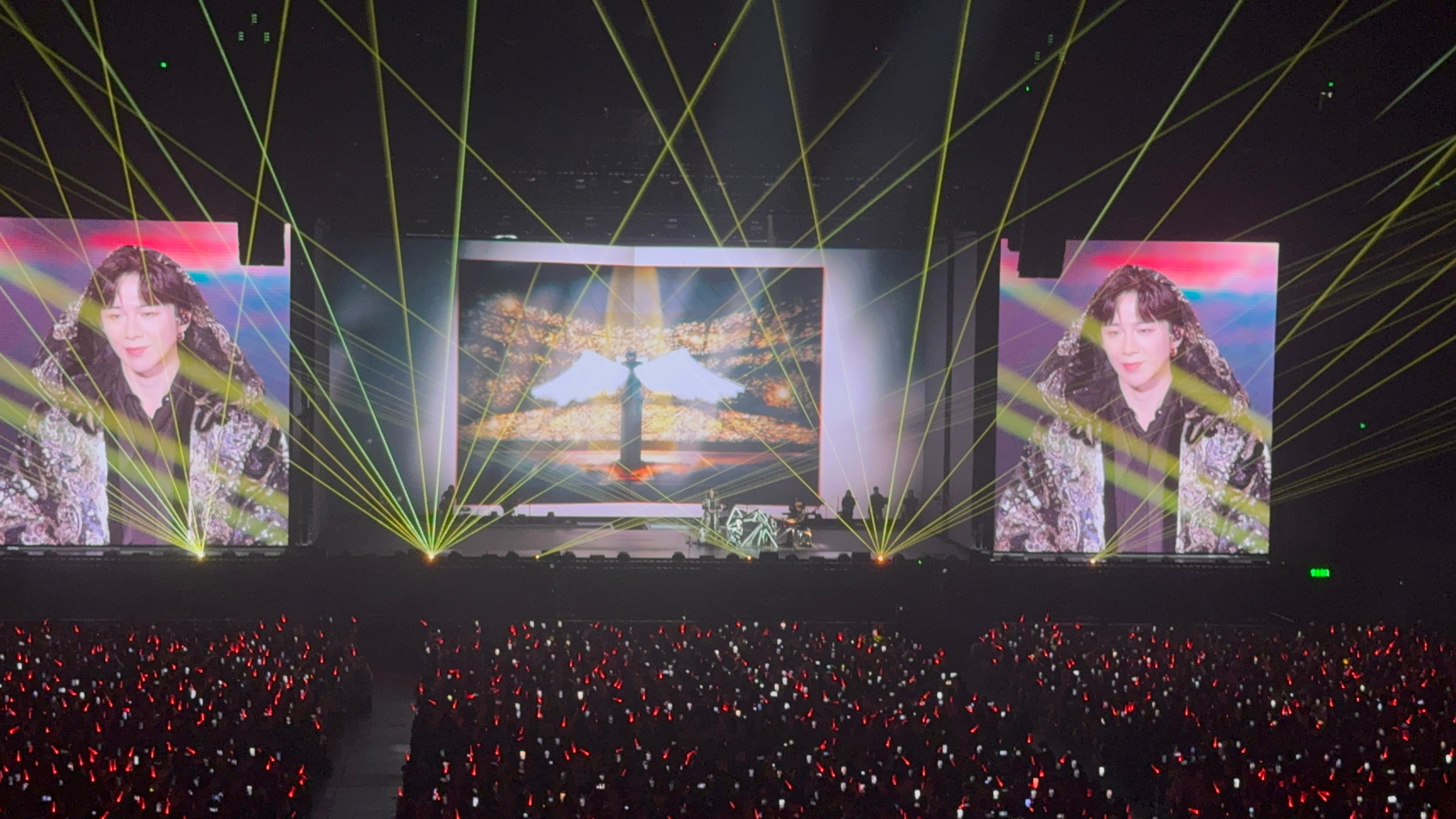 刘宇宁新歌天星术 | 腾讯音乐由你榜｜摩登兄弟 你在舞台。我在人海（皇帝位）。你