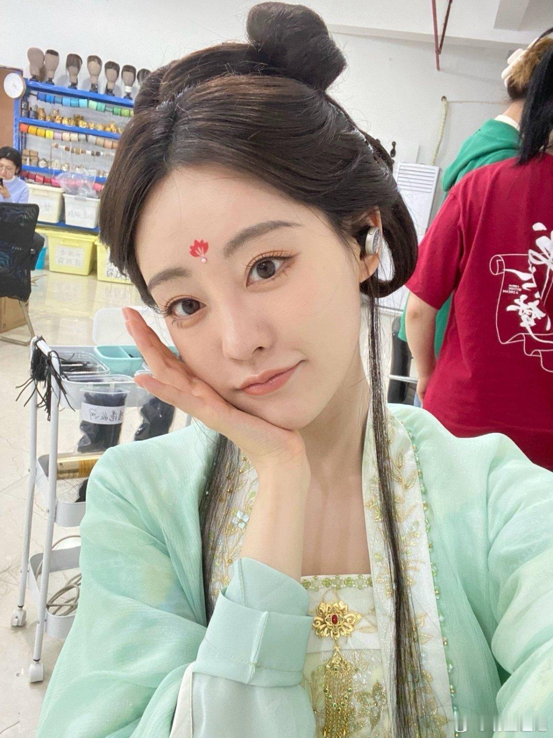 这跟和祝绪丹谈恋爱有什么区别 吴桥非遗晚会偶遇祝绪丹，温柔挥手+夸赞vlog，跳