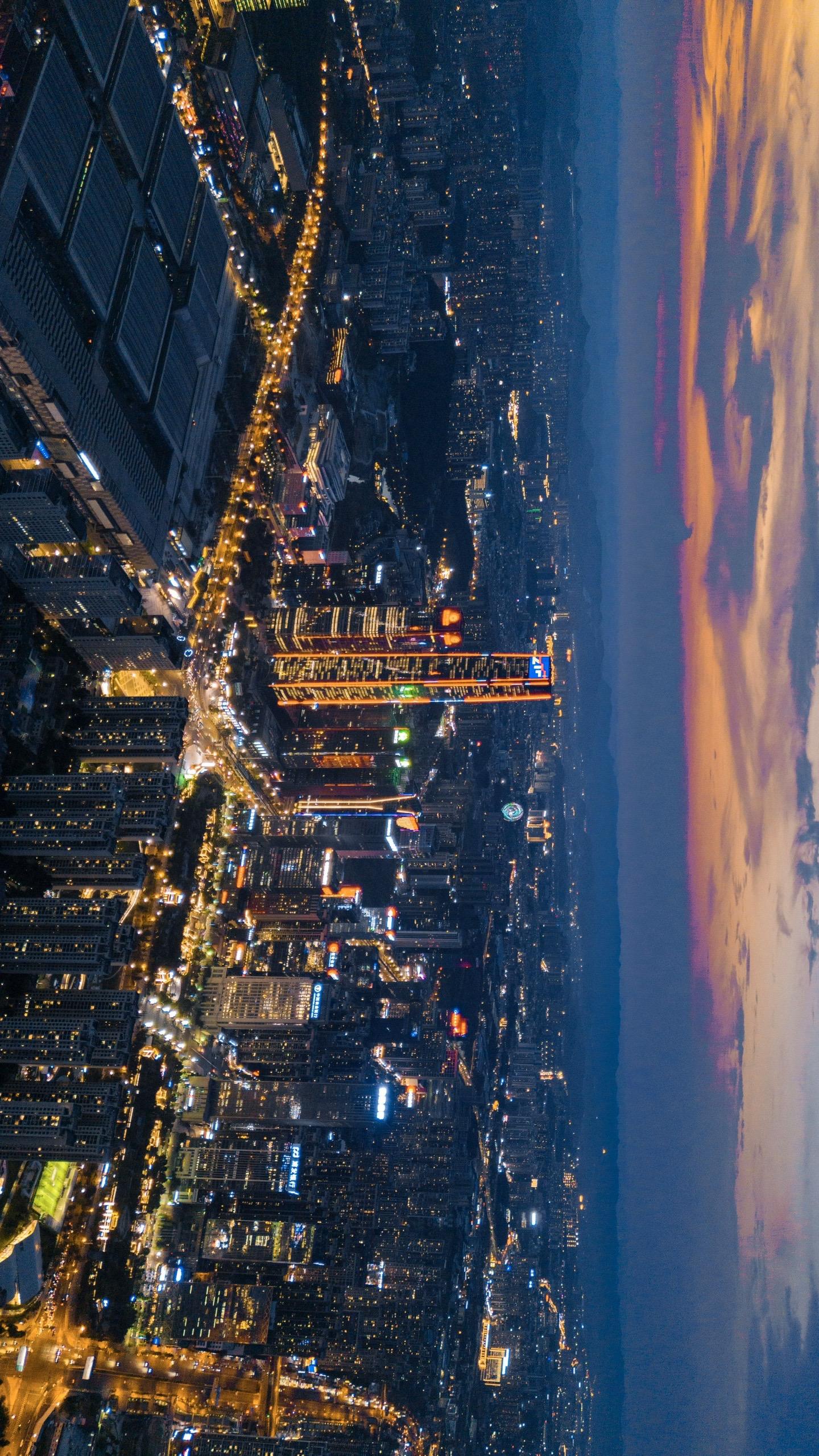 这不是纽约，这是贵阳市。不敢相信，贵阳的风景真的这么迷人，晚霞迷人 夜...