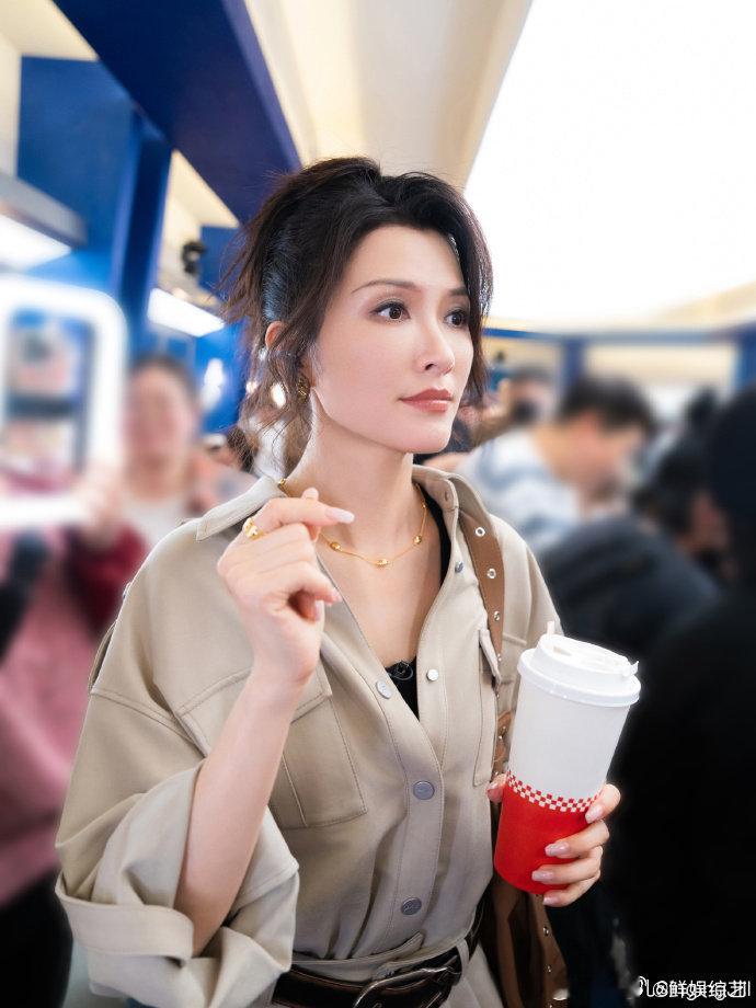 徐洁儿徐洁儿谈30岁后的变化徐洁儿说自己是半百少女看淡年龄焦虑，随心做自己真的太