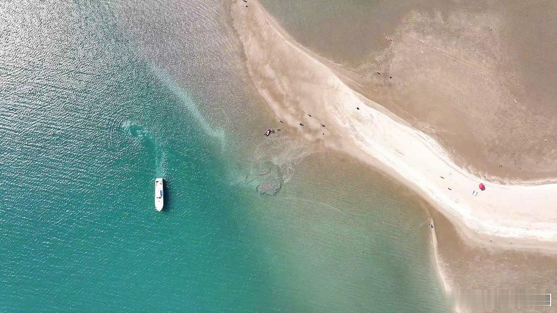 亲爱的客栈认爱官宣亲爱的客栈伴着海风与暖阳，期待亲爱的客栈 2026 带来的温柔