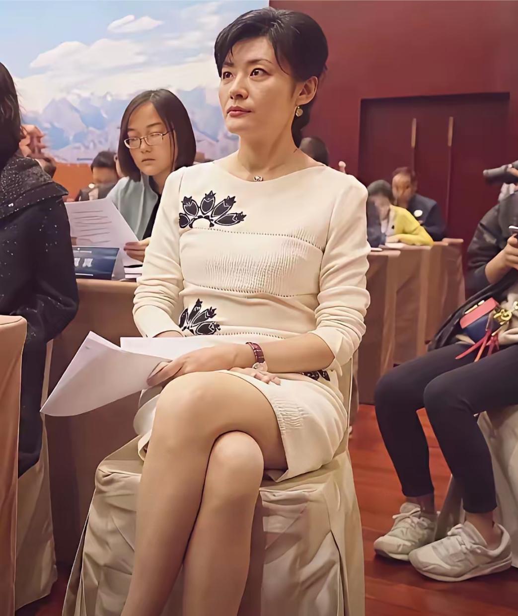 上了年纪还是那么的美，有气质。