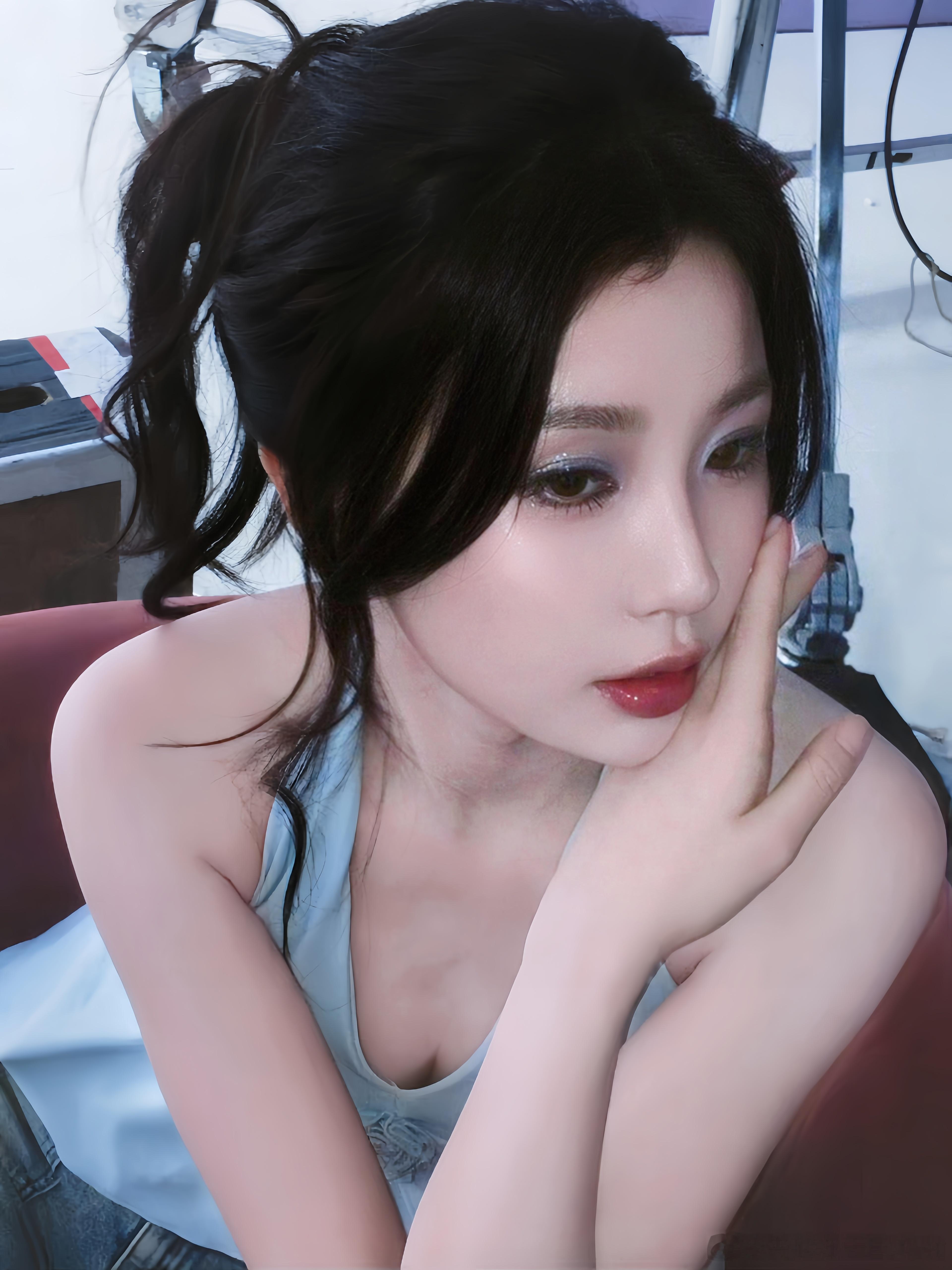虞书欣[超话] “猜不透是你瞳孔的颜色”🎐​​​