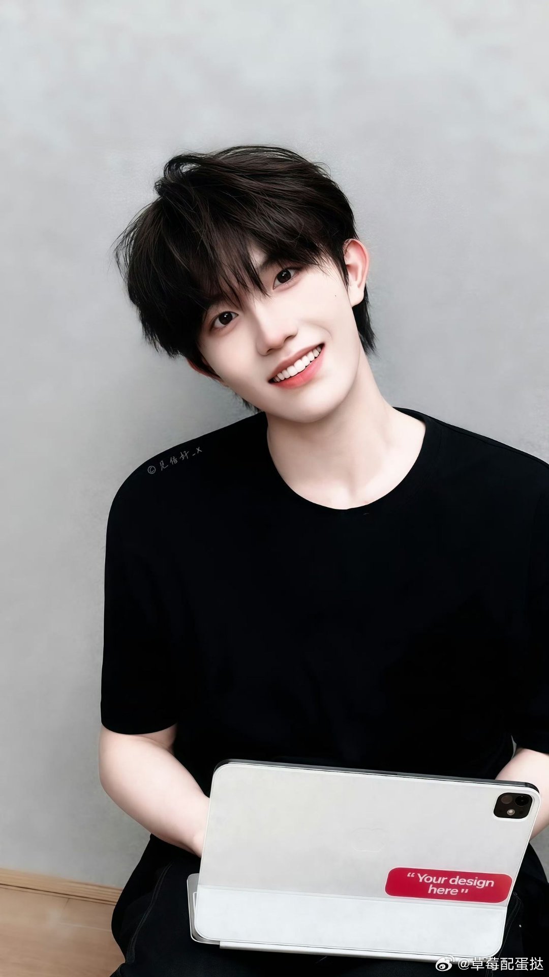 苏新皓生日随舞 苏新皓生日随舞太有魅力了！舞蹈动作干净利落，表情管理满分，在舞台