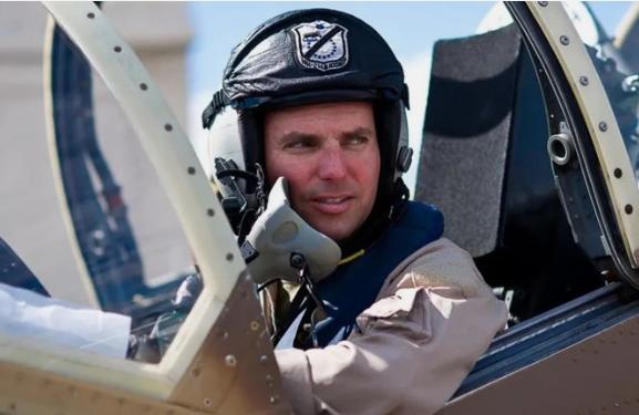 卑鄙无耻！被设局诱骗回国的中国外籍飞行员教官丹尼尔.杜根将引渡美国受审！

这事