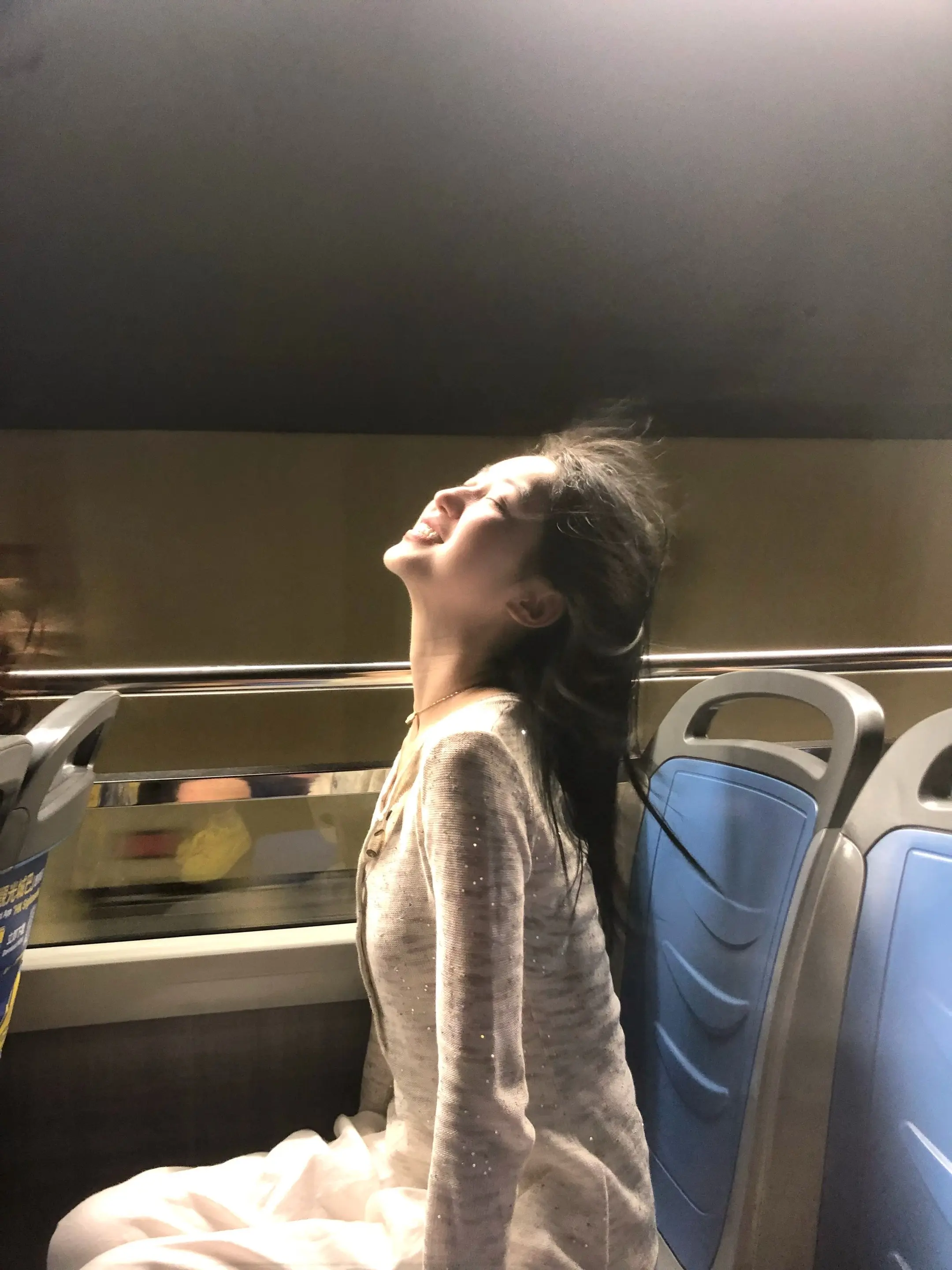 有一天夜晚我烧掉了所有的记忆。从此我的梦就透明了