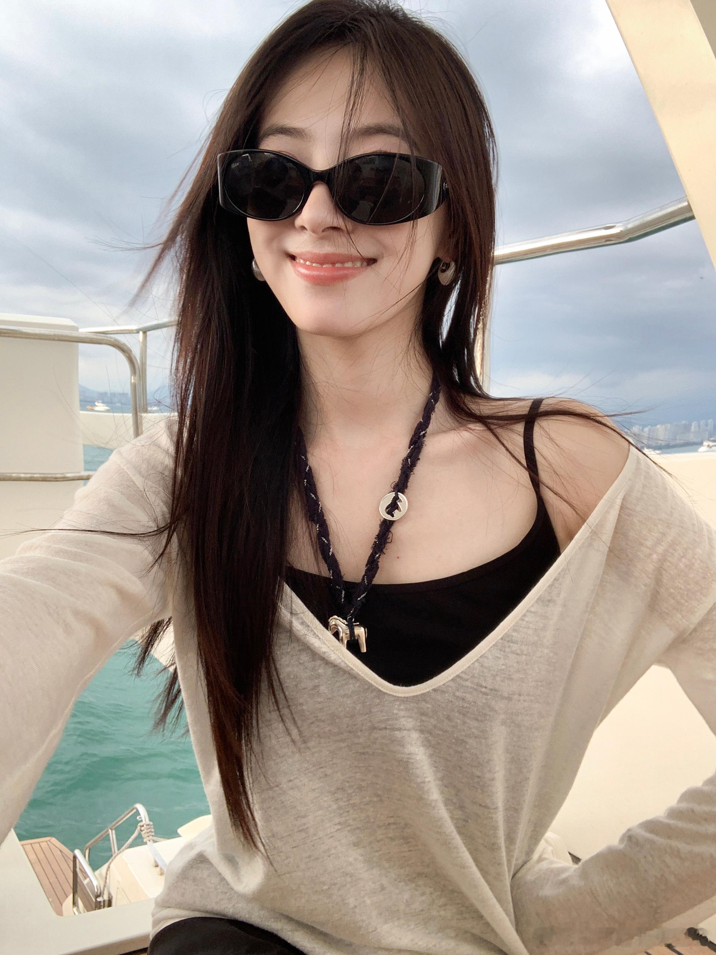 早！来一组超超超舒服挂的吧～我日常最喜欢穿的“慵懒白开水”系列！ ​​​