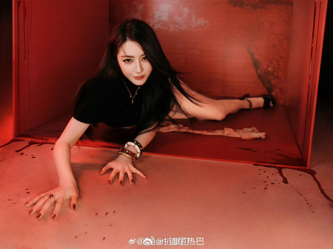 曝迪丽热巴正在与嘉行割席 曝迪丽热巴现团队没有嘉行员工 啊啊啊啊啊迪丽热巴这是真