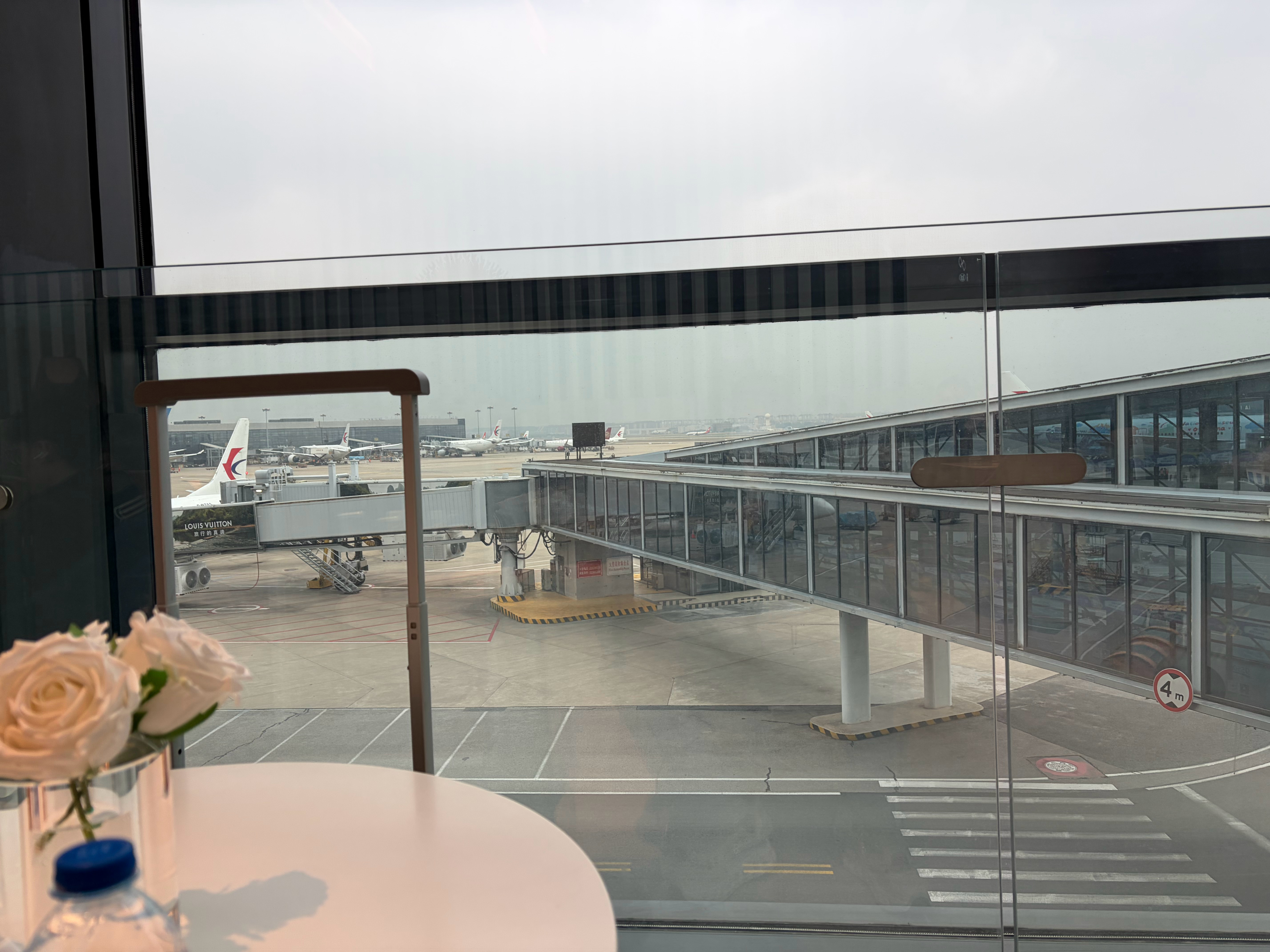 蔚来在虹桥这个牛屋休息室建的真好每次来上海出差，走的时候都能进来休息，特别是像今