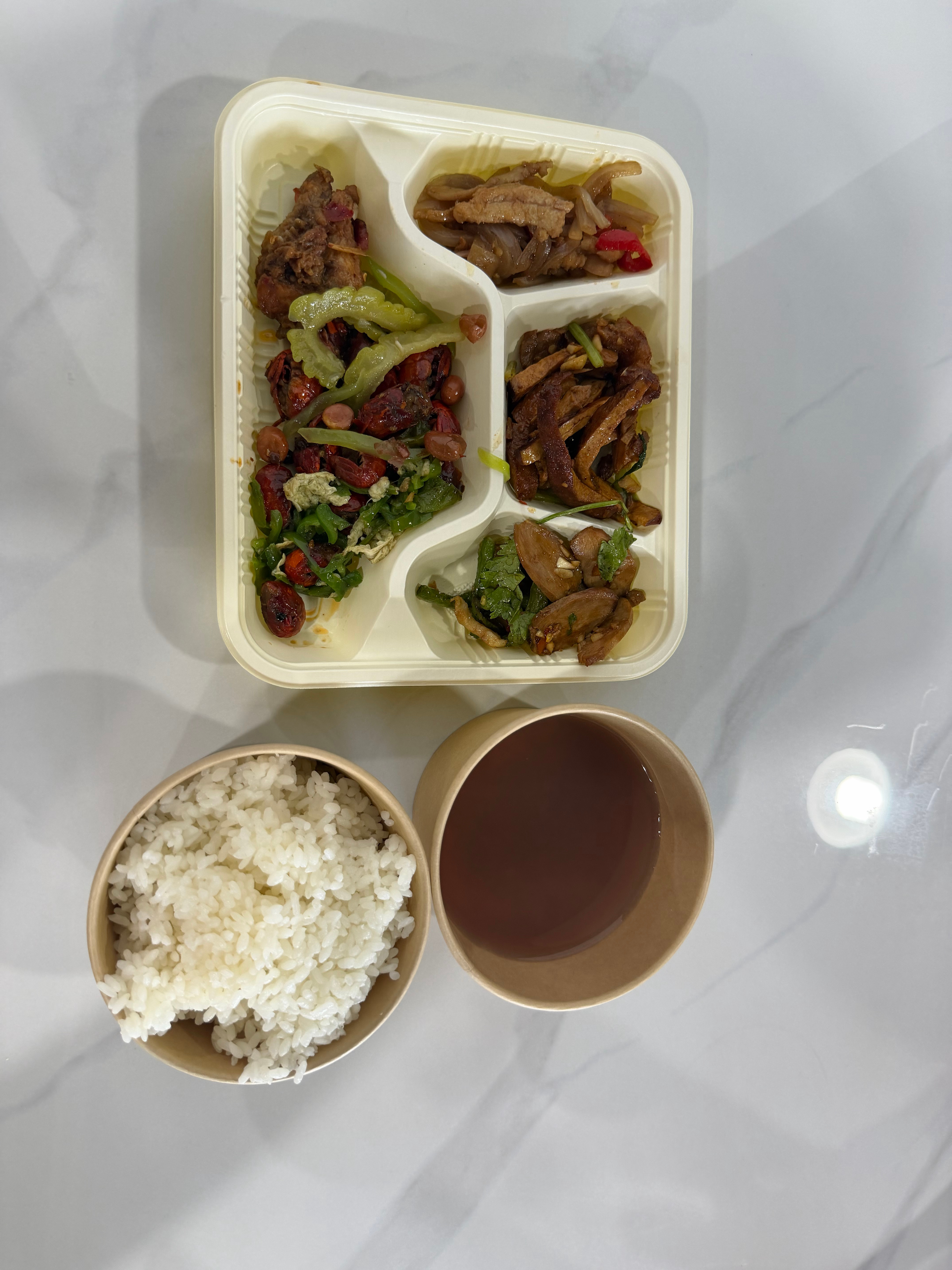 喝了三碗续命绿豆汤，米饭➕菜真的干不下去。 武汉·一号车市