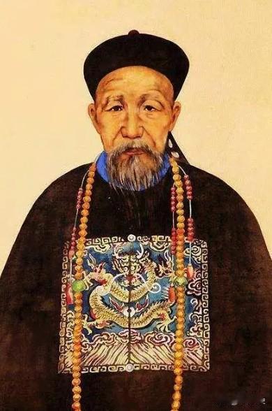 曾国藩临终前留下六个字，作为他的墓志铭，“不信书，只信命。”
 
曾国藩是晚清的