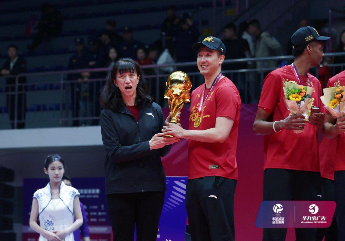 【男排联赛总排名 前三甲津冀沪】
2025-26赛季中国男排超级联赛落下帷幕
天