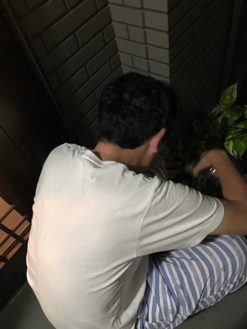 【搬运】2018年08月02日图1:开着空调裹棉被很舒服图2他在说：我去给它浇水