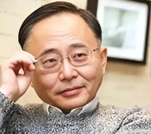 1946年出生的彭云，是革命烈士江竹筠——也就是大家熟称的江姐的独子，3岁丧母后