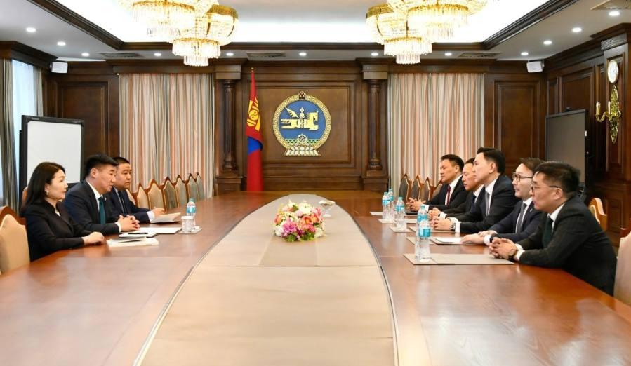 蒙古国新总理乌其尔勒虽然已经出任总理，但是关于其社会活动的报道还比较少，反而关于