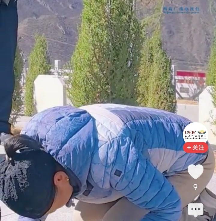 跨越半世纪的清明祭：女儿重返昌都，告慰长眠烈士父

清明前夕，西藏昌都烈士陵园阳
