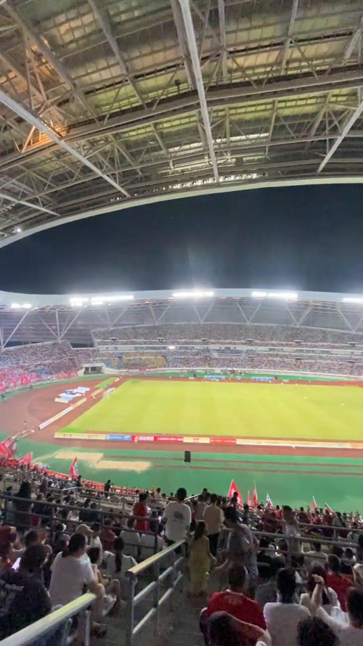 已正式通道，接二零五六号开往湛江文化中心，接往大剧院。