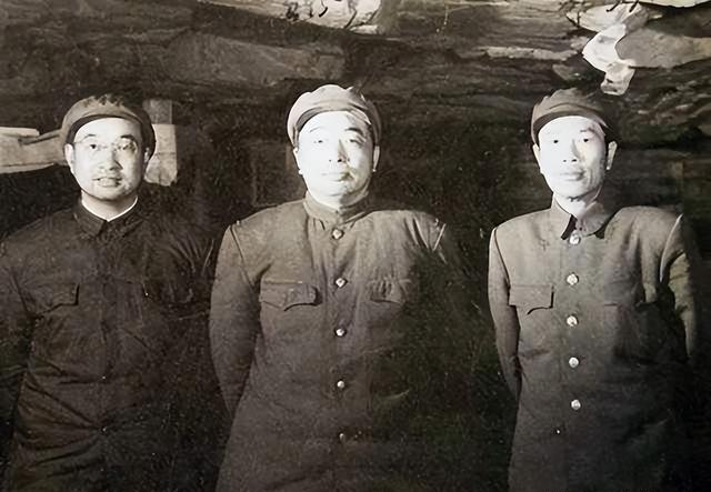 败退台岛的老蒋，听到曾泽生率领50军，在朝鲜战场上把美军、英军，打得跪地喊娘的时