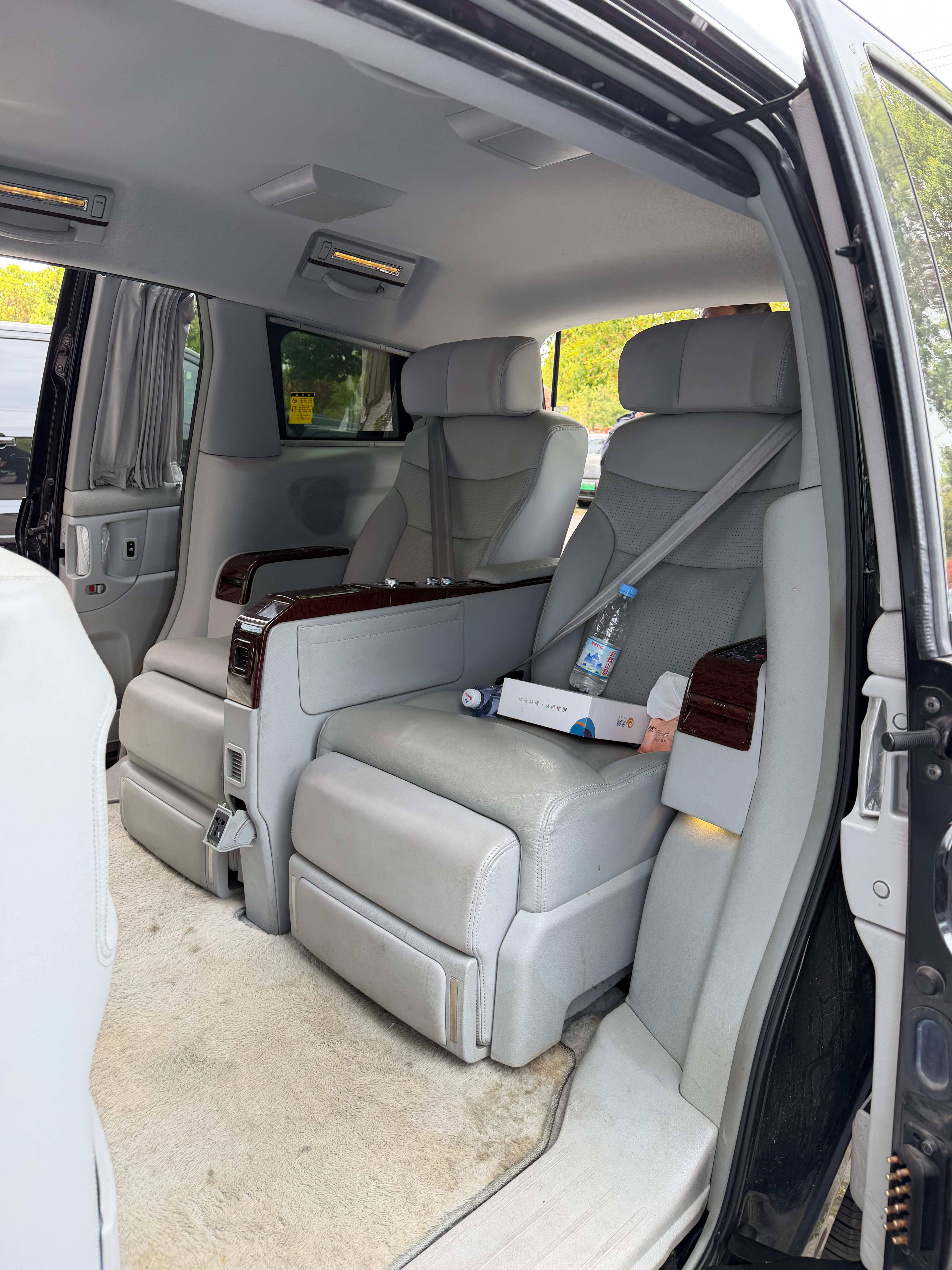 认识这车的人应该不多了，我准备花2k块给他收下来，接你们用