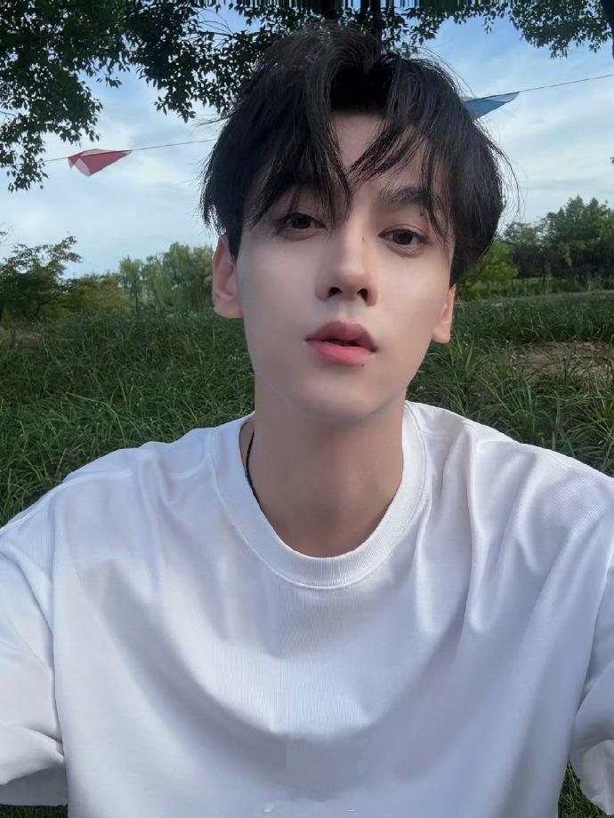 理性看待网传消息，不随意揣测他人。期待《不二之臣》剧组官宣阵容，用作品说话才是最