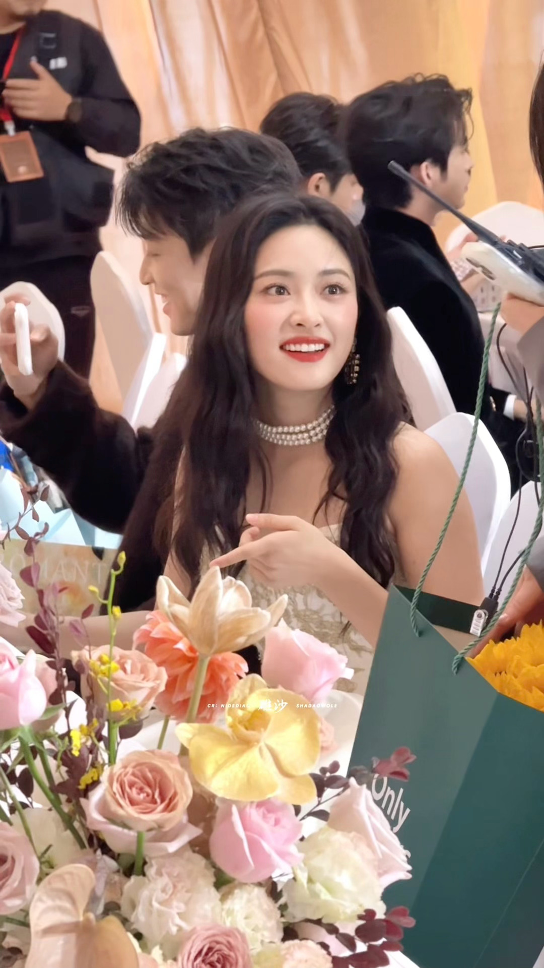 这个沈月笑起来太明媚了[哇]微博视界大会红毯 ​​​