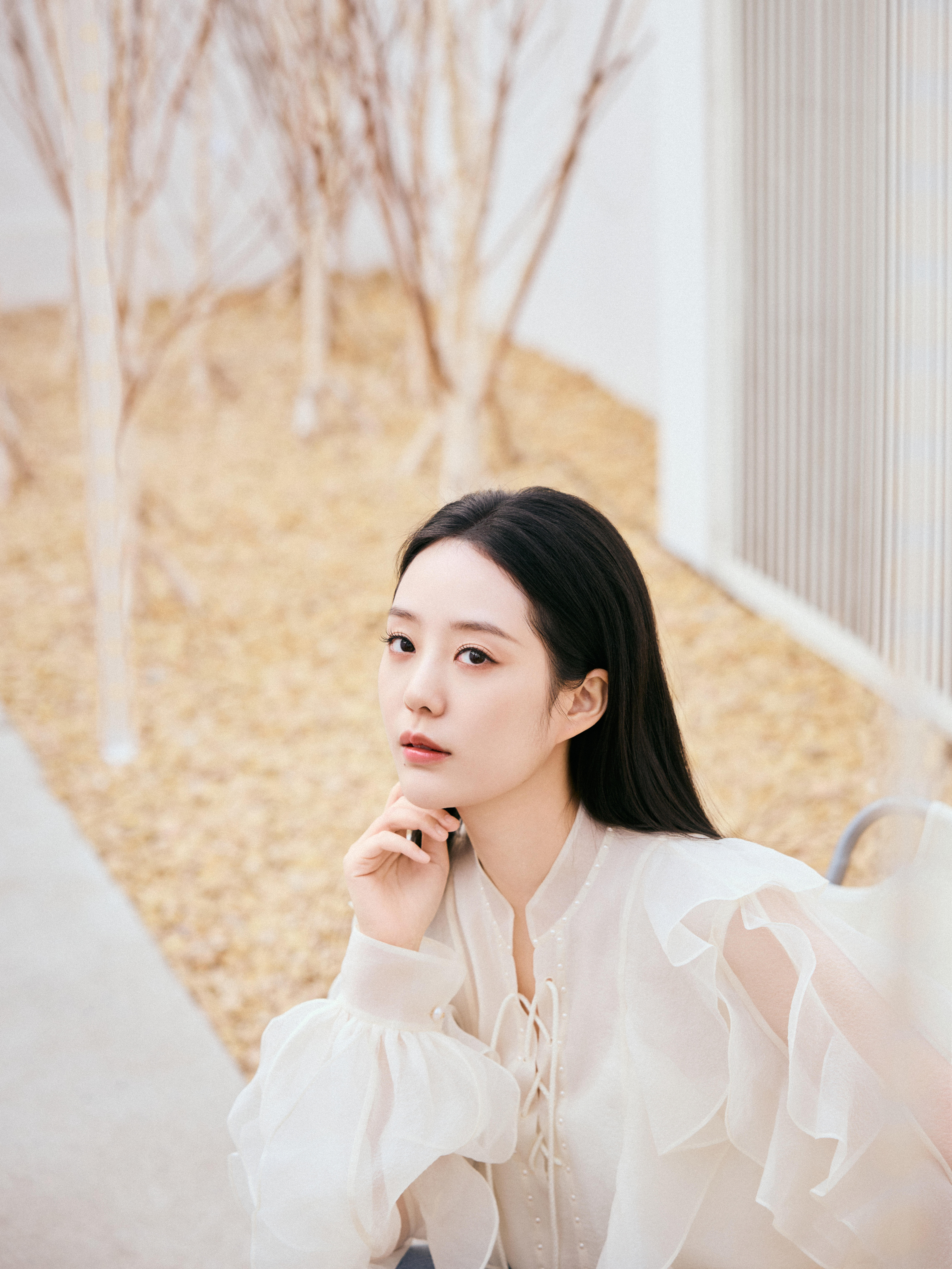 徐艺真称曾在片场险遭咸猪手想不到美女还有这样的经历某些人不知道手怎么这么脏 