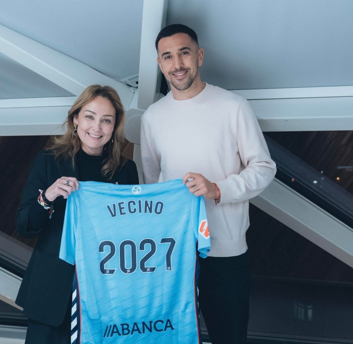 經過喺意大利聯賽踢咗13 年，效力過費倫天拿、卡利亞里、安坡里、國際米蘭同拉素之