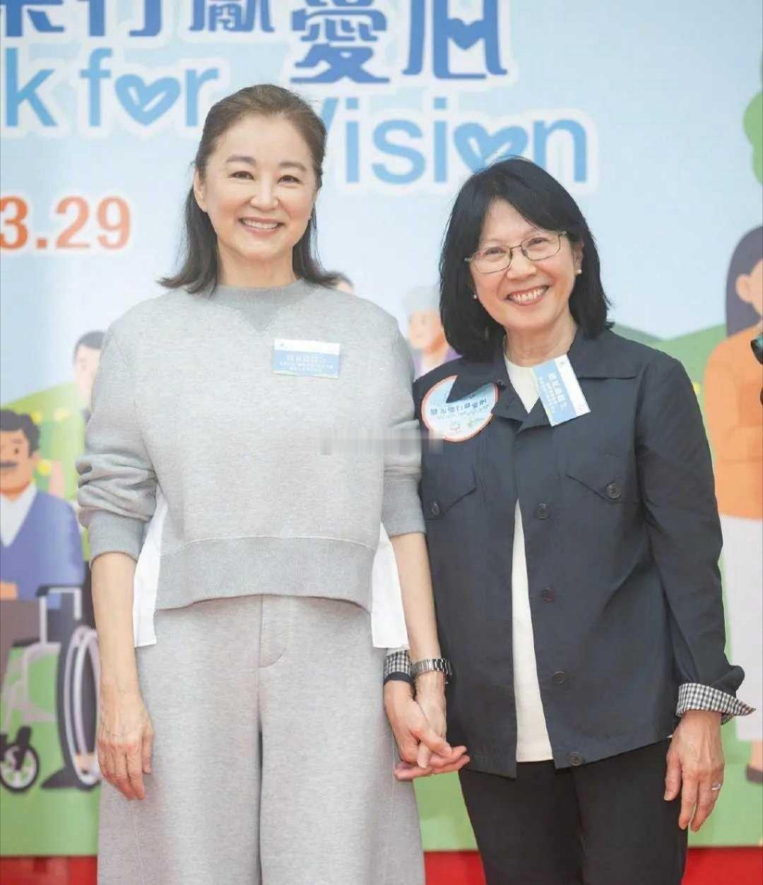 美人迟暮说的就是她吧？虽然老了，依旧这么优雅大气。 