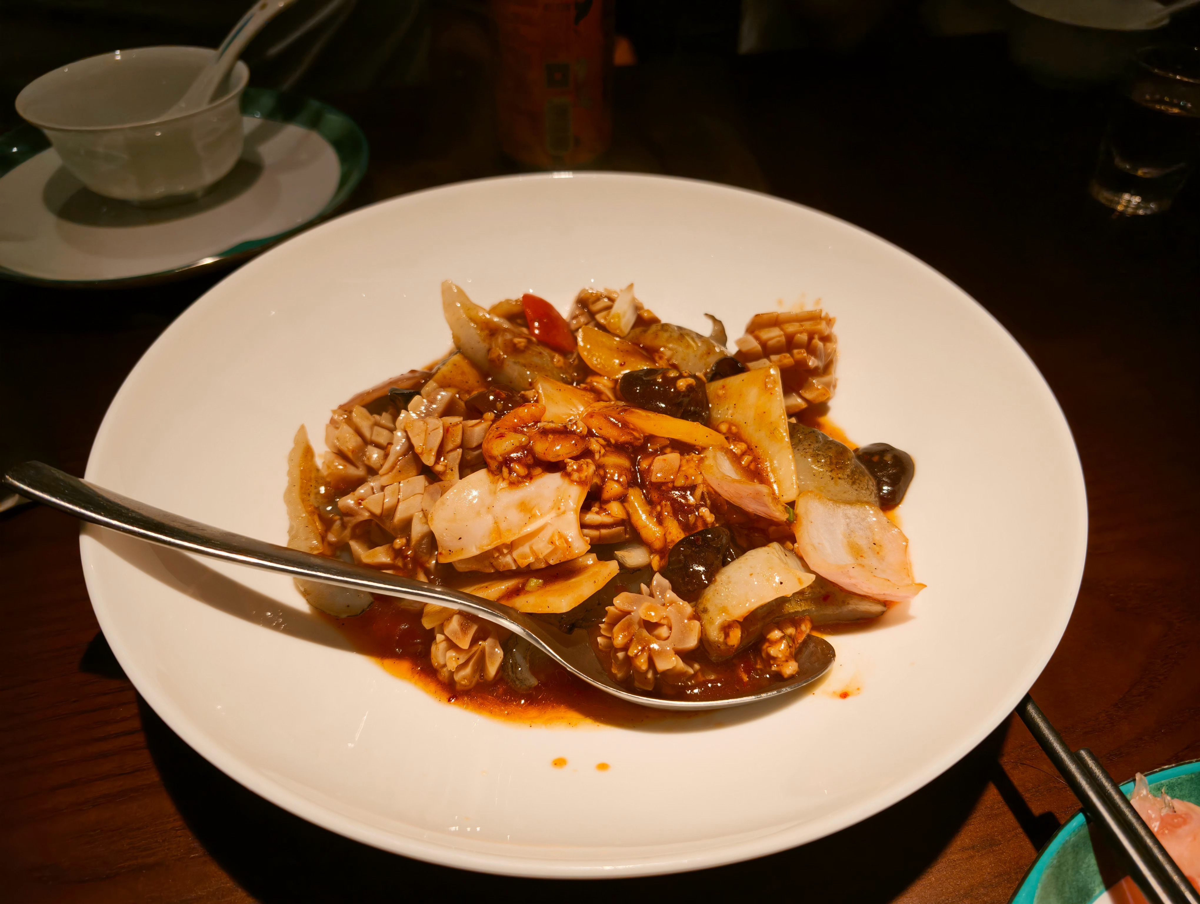 来宁德，借两位的光吃上了家烧大黄鱼，鸡汤汆海蚌，三都澳鲍鱼。又见了世面！这个叫【