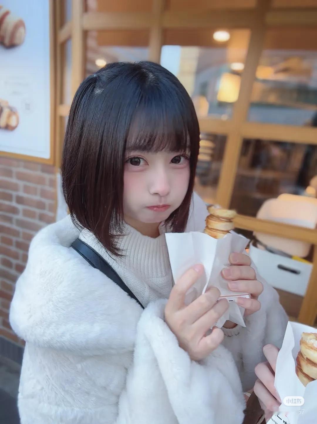 话说日本近几年就推出了许多颜值和气质都相当不错的新晋博主，而Miko就是其中之一