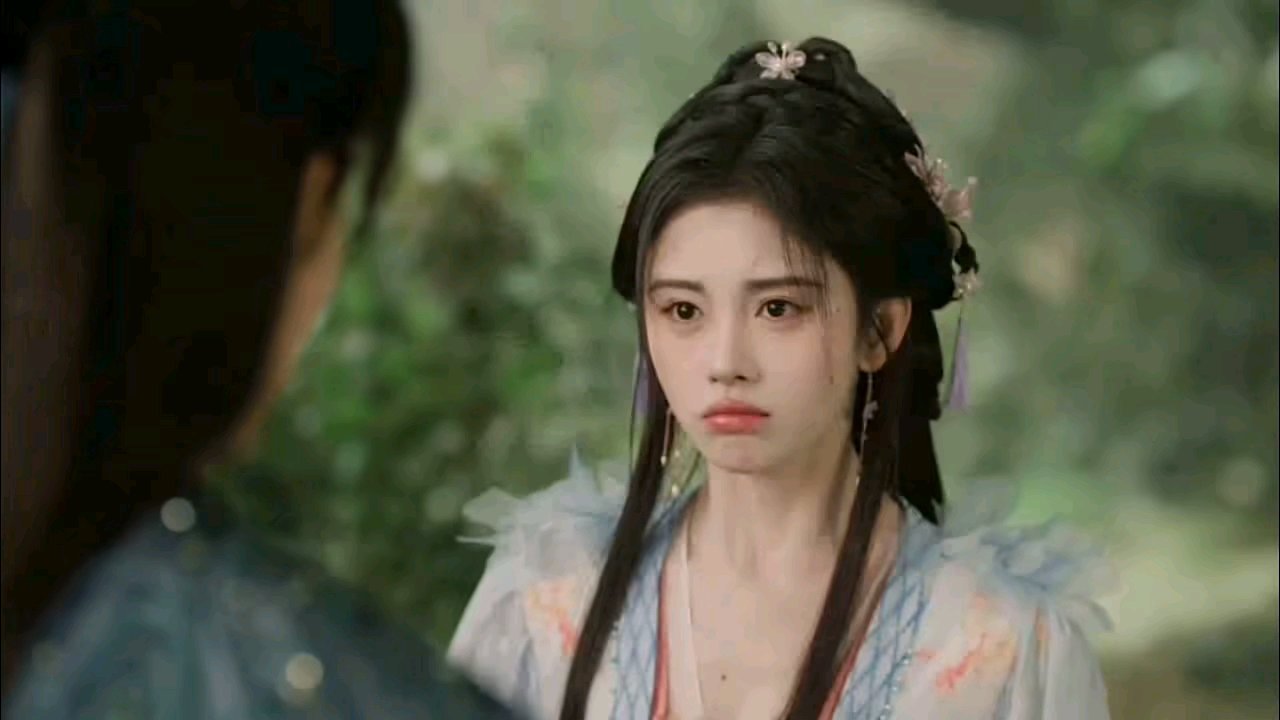 一想到能看见香香的黎非就开心 