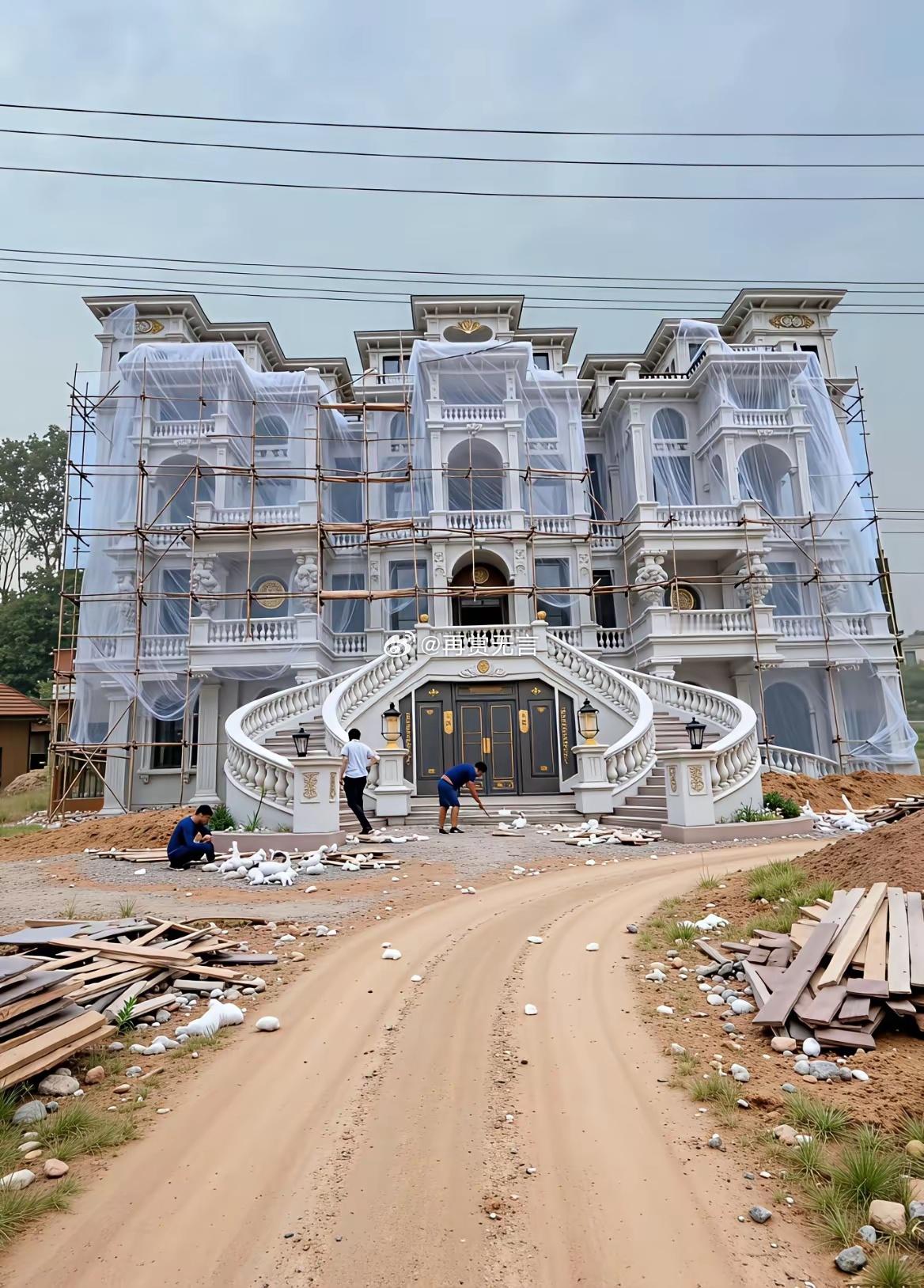 表弟去农村建设的豪宅，最近家居装修完工了 