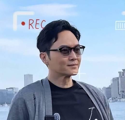 全网最敢拆台的夫妻！袁咏仪当众揭短，才是婚姻最真实的样子
 
娱乐圈最不装的一对