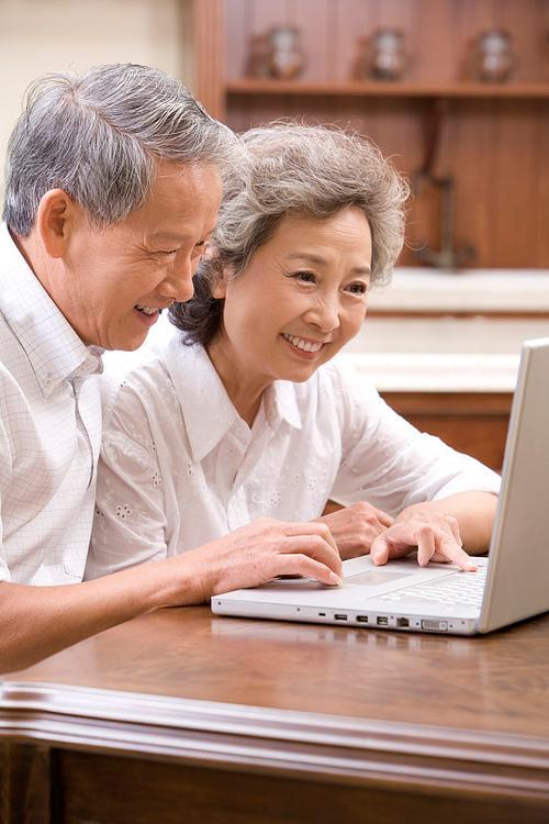 关于阅读头条作品，有人喜欢长篇大论的文章，有人创喜欢短小精悍的微头条，口味不同，