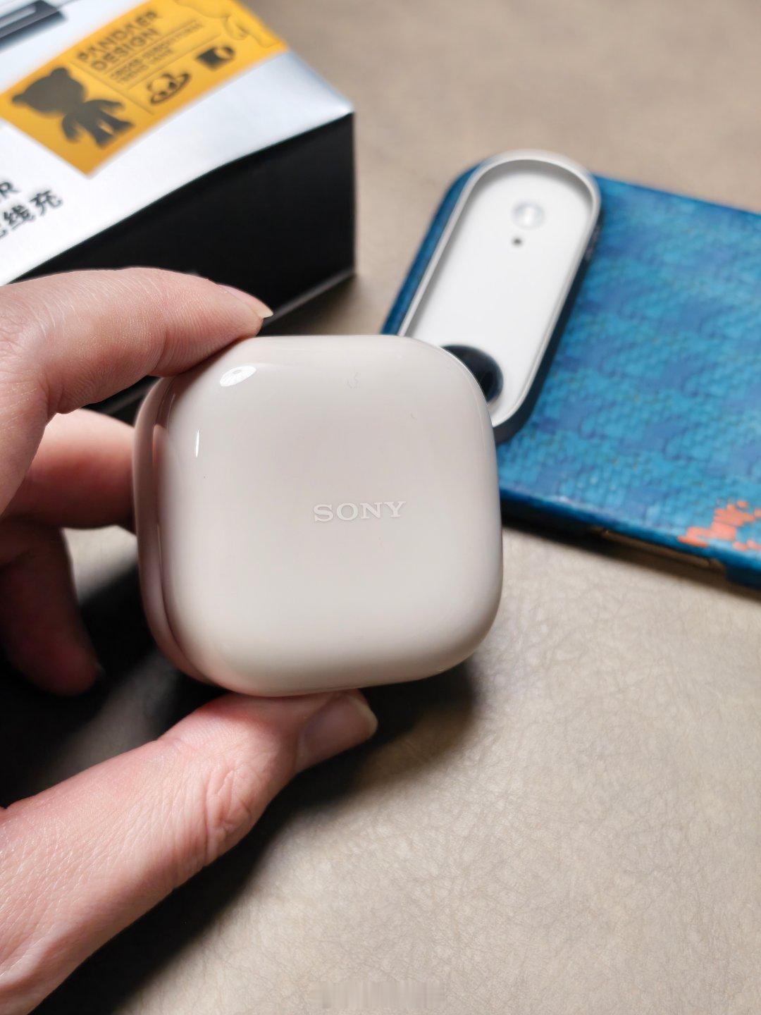 这小耳机手感真不错，评测进行中 