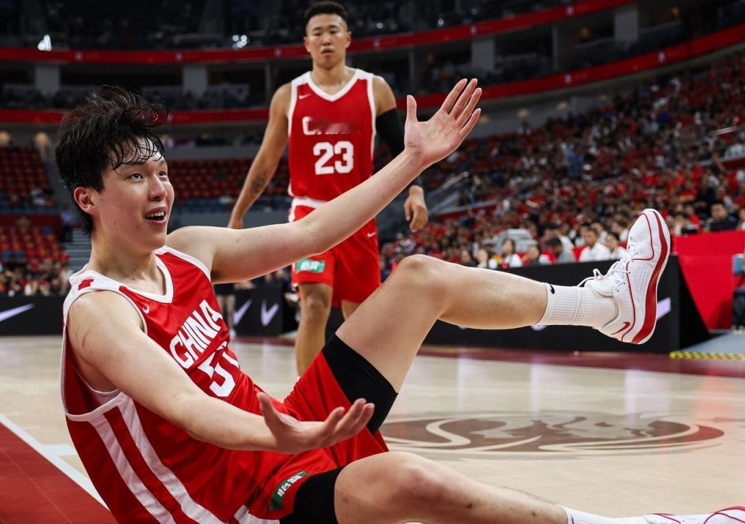 中国男篮巨星杨瀚森真是太让人失望了！在今天进行的中国男篮和中国台北男篮的世预赛比