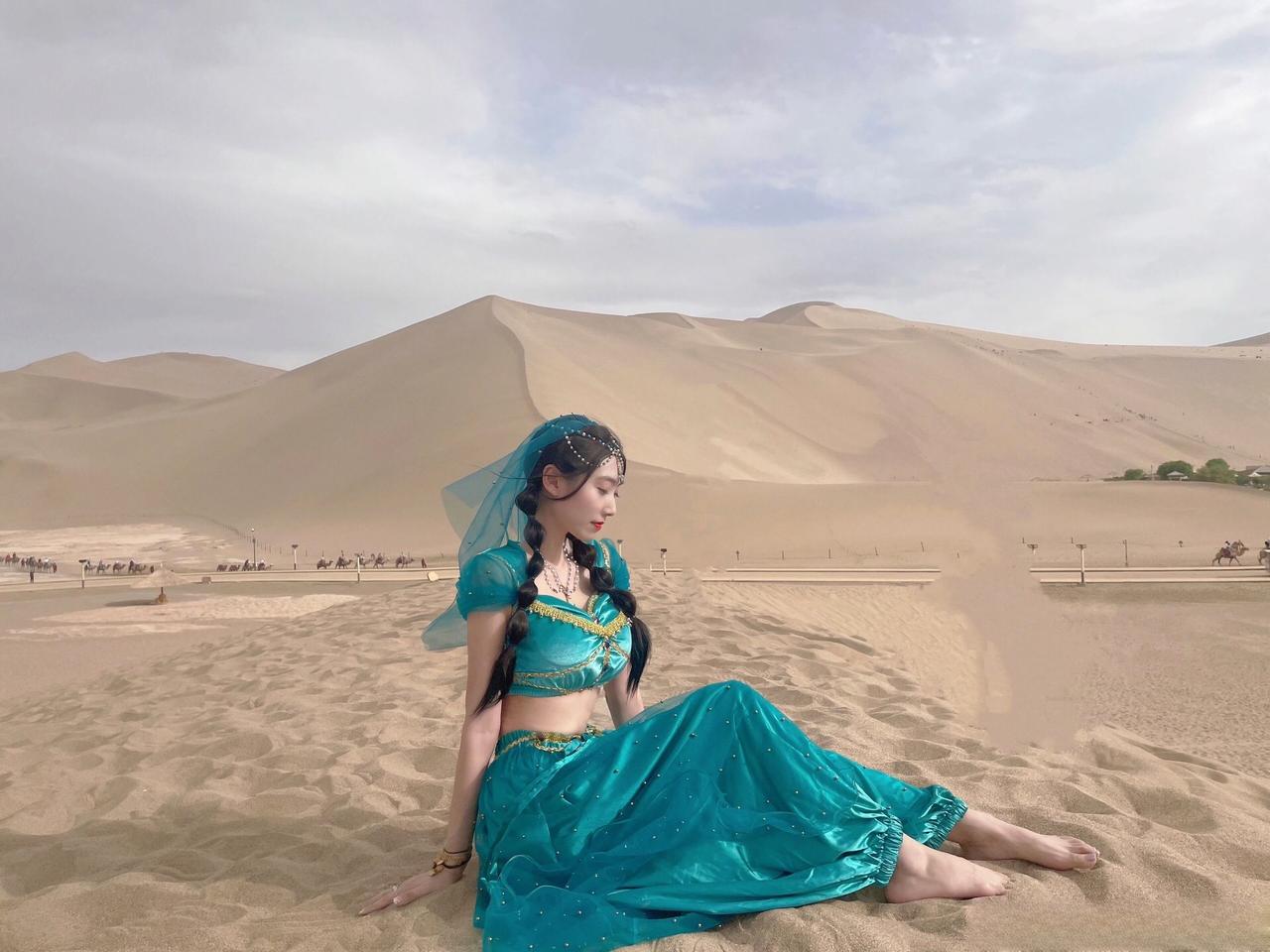 在沙漠的怀抱中，感受时间的流转，体验一场与众不同的时空之旅。
上热门 沙漠风景 