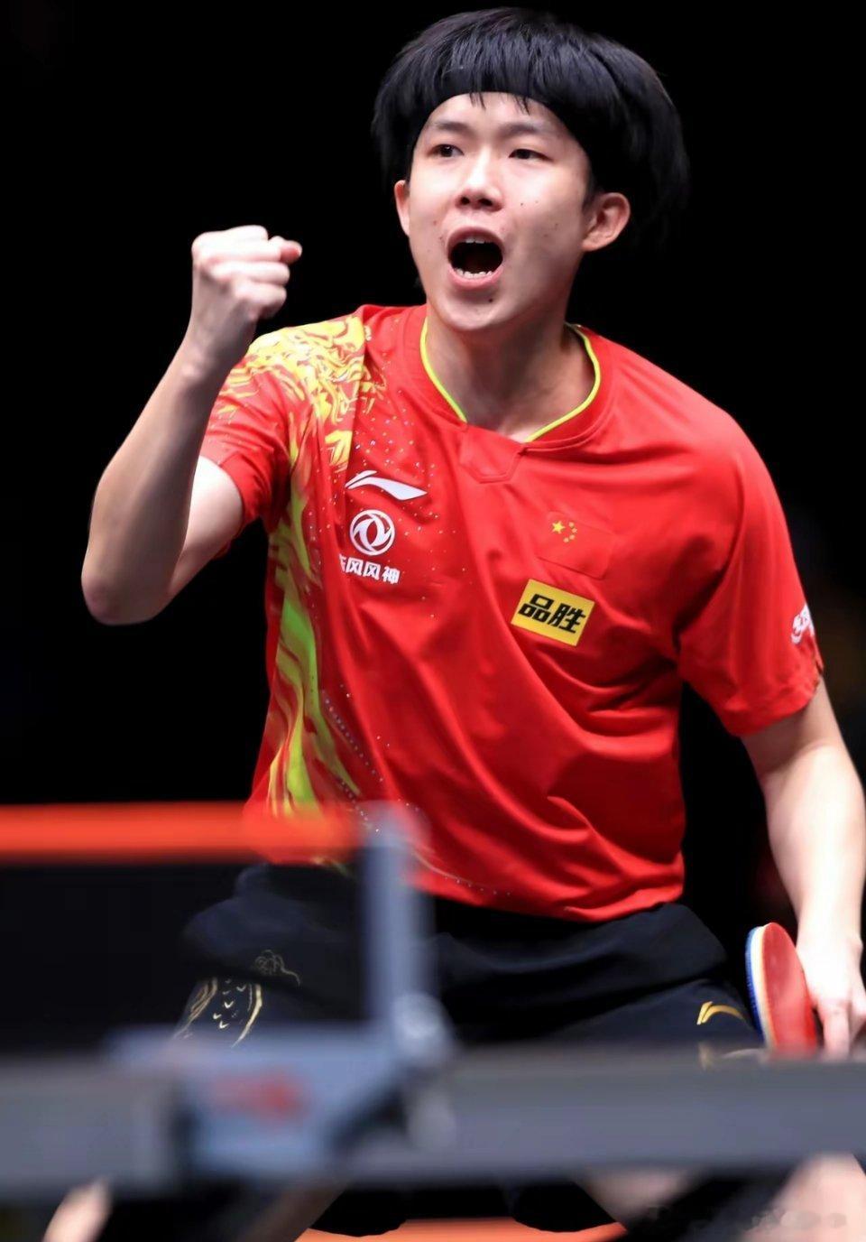 超级大冷门！王楚钦2:4莫雷加德，不得不承认的3个事实1、大头换了球拍后明显不适