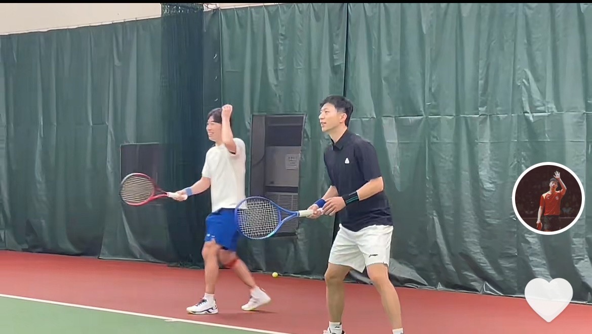 哥心里真的有我们，说想看打网球的视频，就真的发了，还得是我哥自己，主播靠不上一点