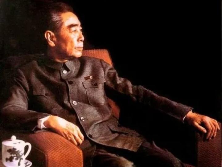 能让斯大林主动夸赞的中方领导人，周总理绝对算一位，当年一句感慨流传至今：

“你