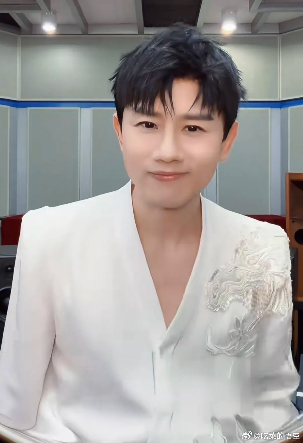 43岁张杰icon，给所有已婚男人提了个醒，那就是你可以分手，也可以跟别的女人结