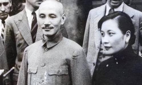 1947年，蒋介石来到延安，问一过路农民：你可见过毛主席？谁想到，老农民的一番话