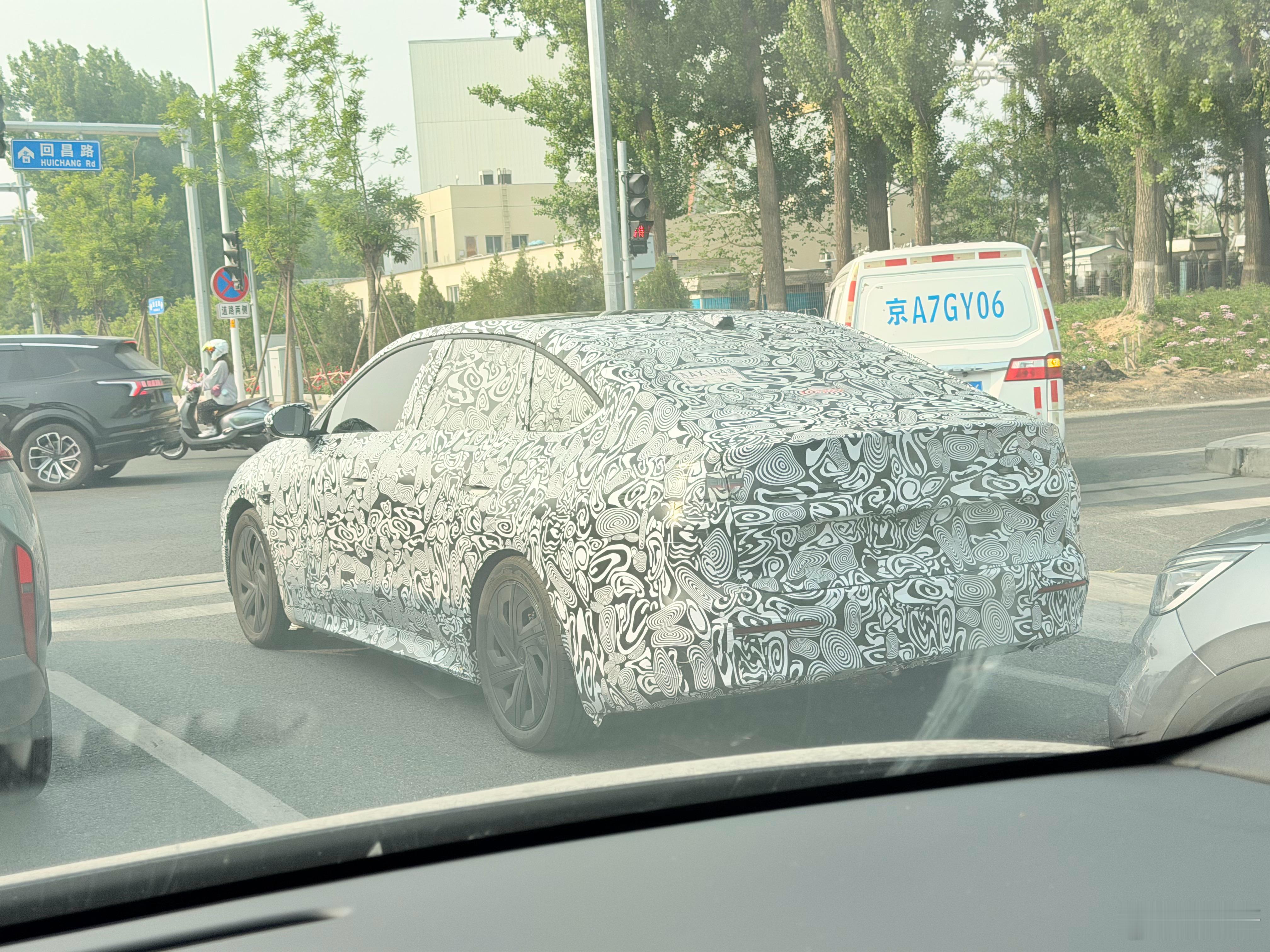 我家附近都有伪装车了？猜车！ 